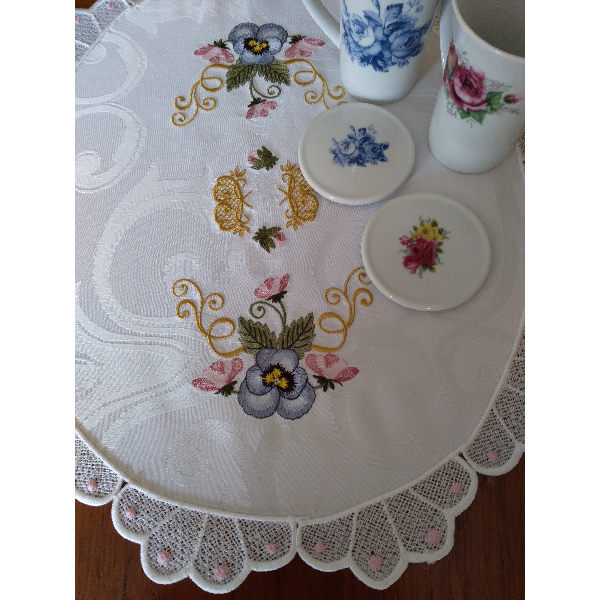 PANSY AND LACE TEA CLOTH-6