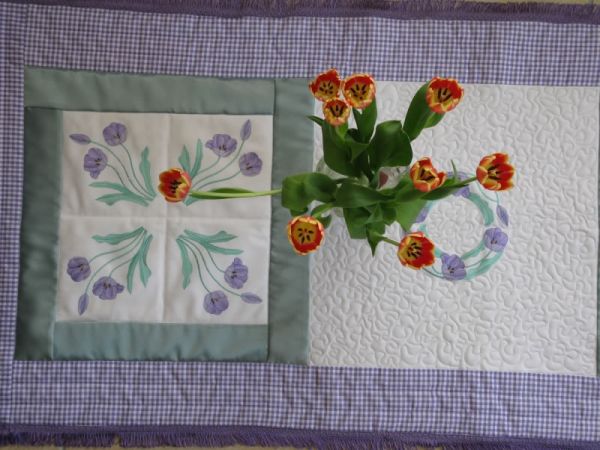 Aljay Mini Set 11 Spring Flowers with Quilted Throw -5