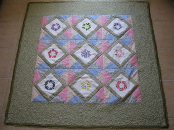 Aljay Wreaths with Mini Quilt -3