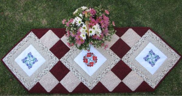 Aljay Mini Set 15 Little Flowers with Quilted Table Runner -4