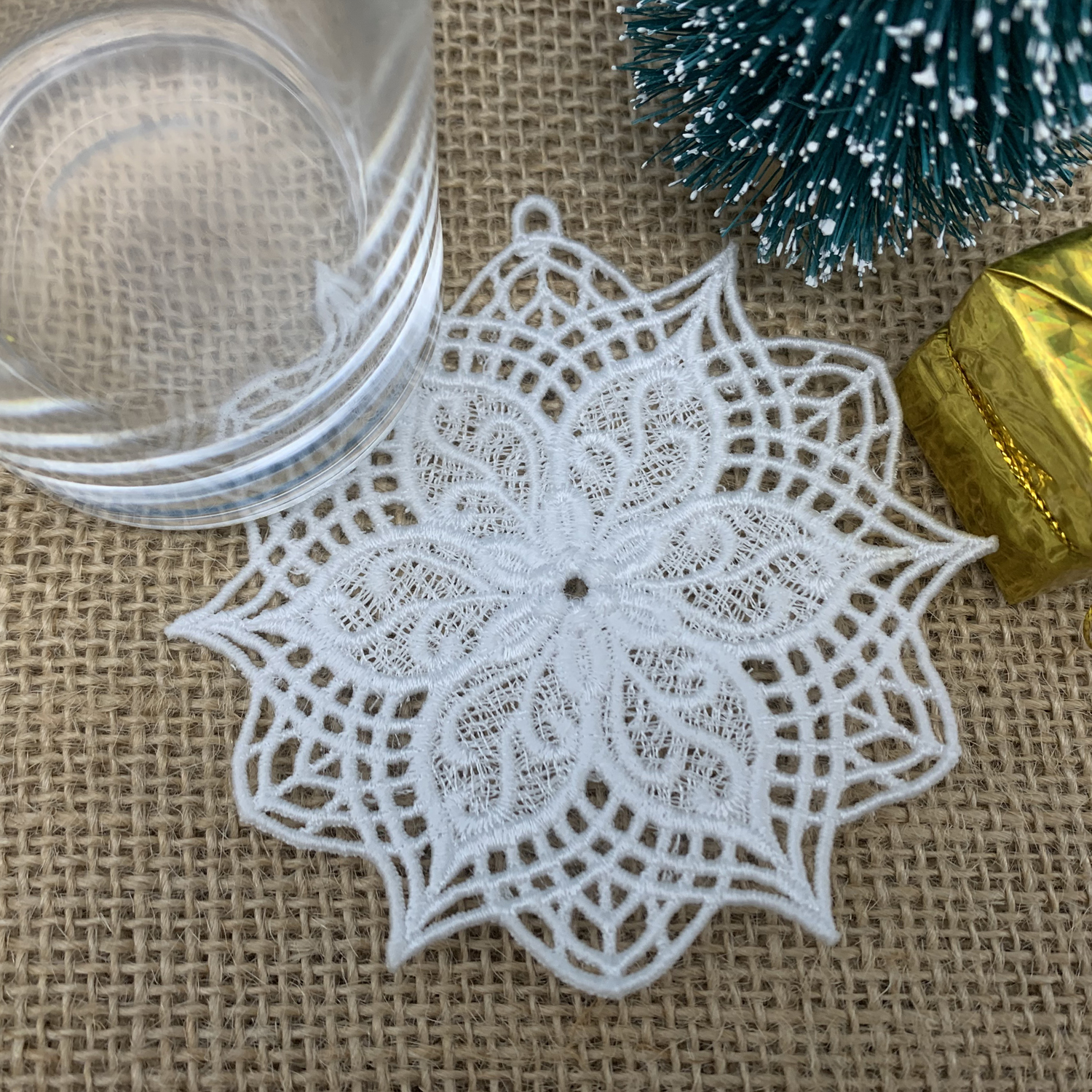 FSL Snowflake Doily 3-6