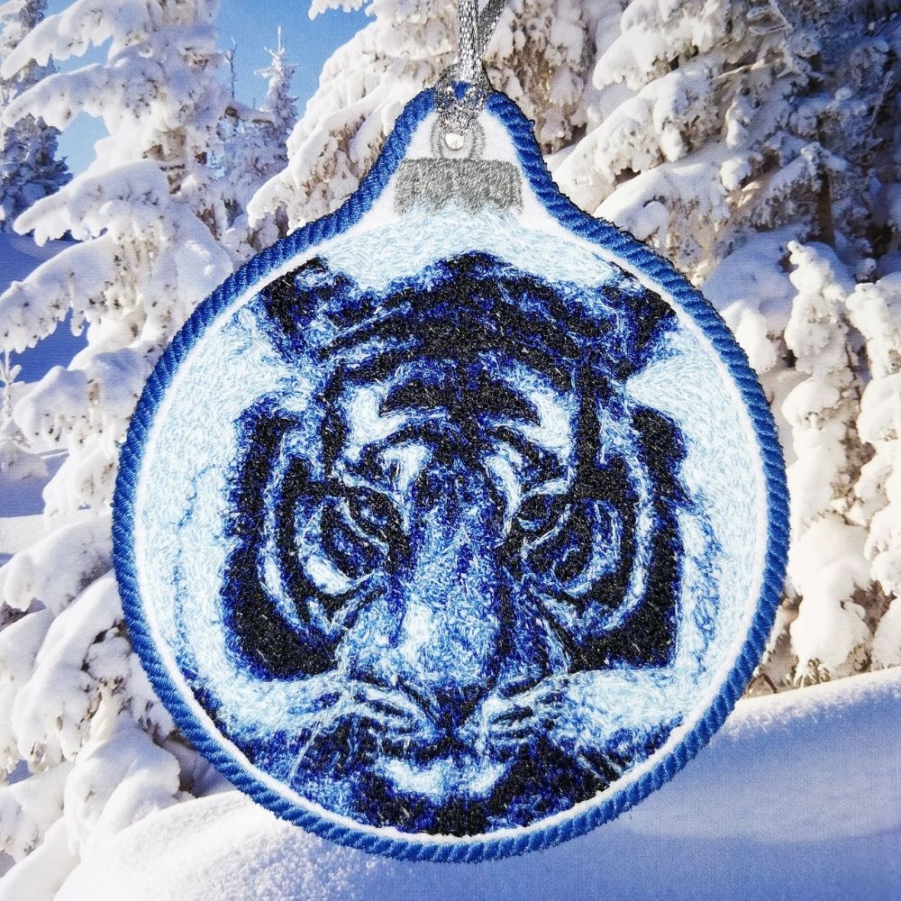 ITH Project Christmas Tree Ball Tiger OregonPatchWorks