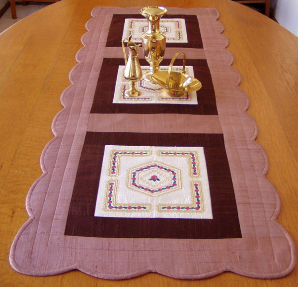 Elegant Scalloped Table Runner -11