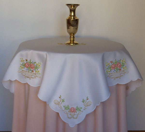 Fabulous Rose Tablecloth -3