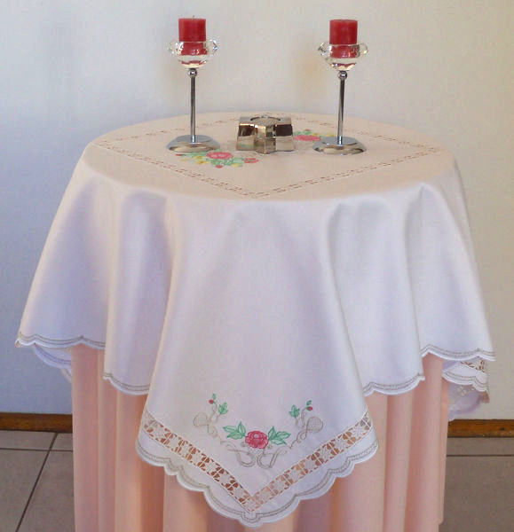 Fabulous Rose Tablecloth -9