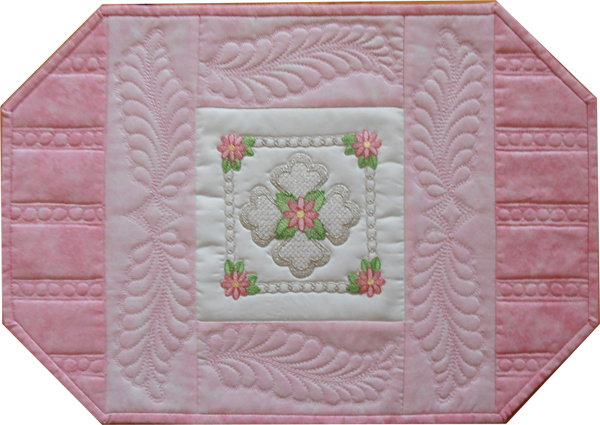 Quilted Daisies and Feathers Table Setting-3