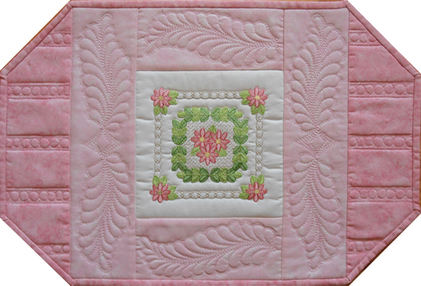 Quilted Daisies and Feathers Table Setting-5