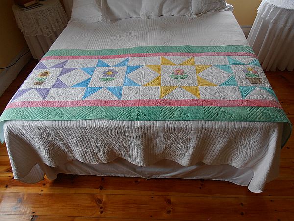 Quilted Floral Applique Runner -3