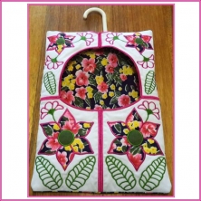 Floral Applique Laundry Pegs Bag -4
