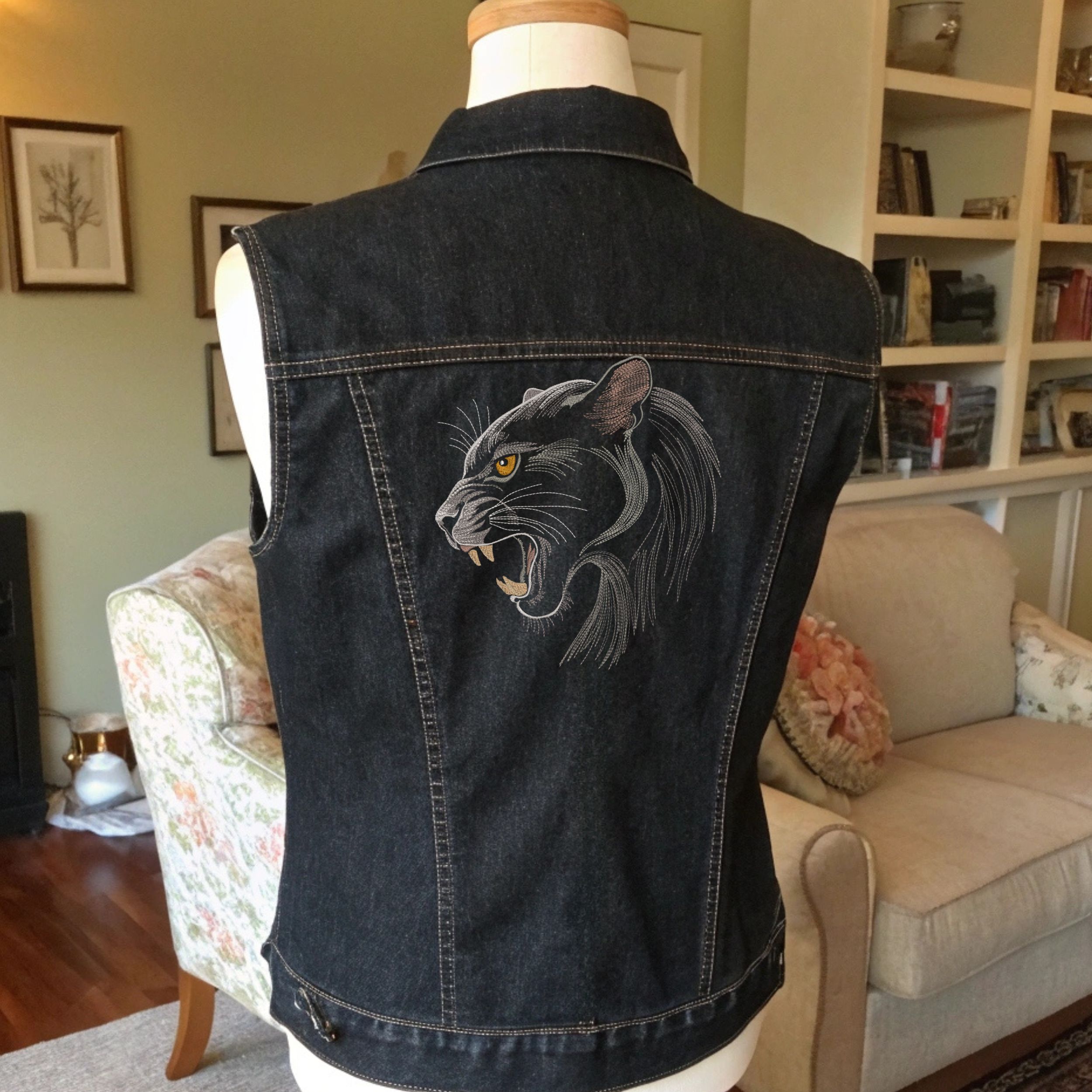 Realistic aggressive Black Panther-11