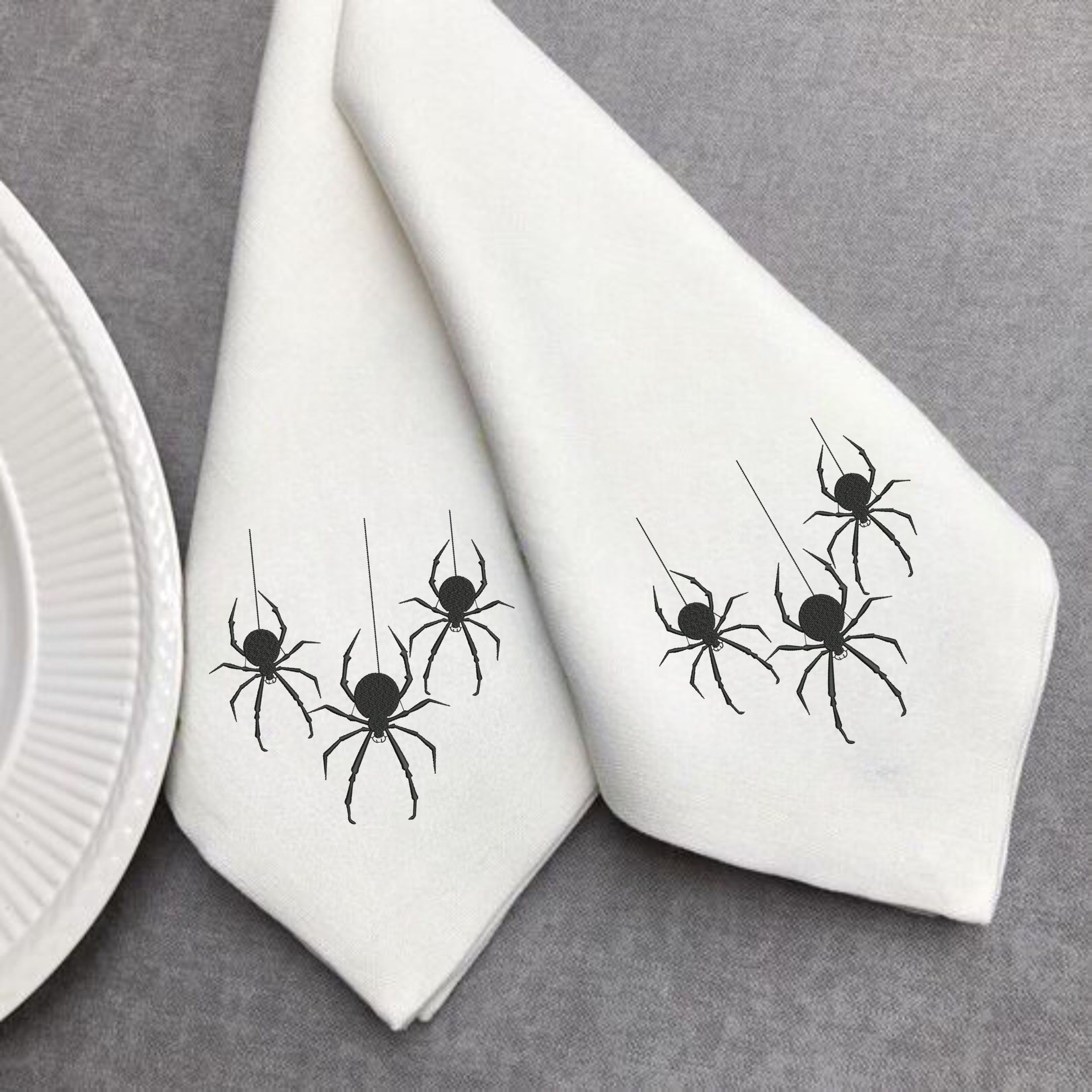 3 Spooky Halloween Spiders-10
