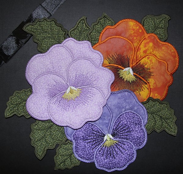 5x7 Applique Pansy Mug Rugs -5