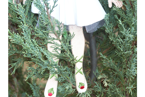 Misteltoe the Christmas Tree Fairy -4