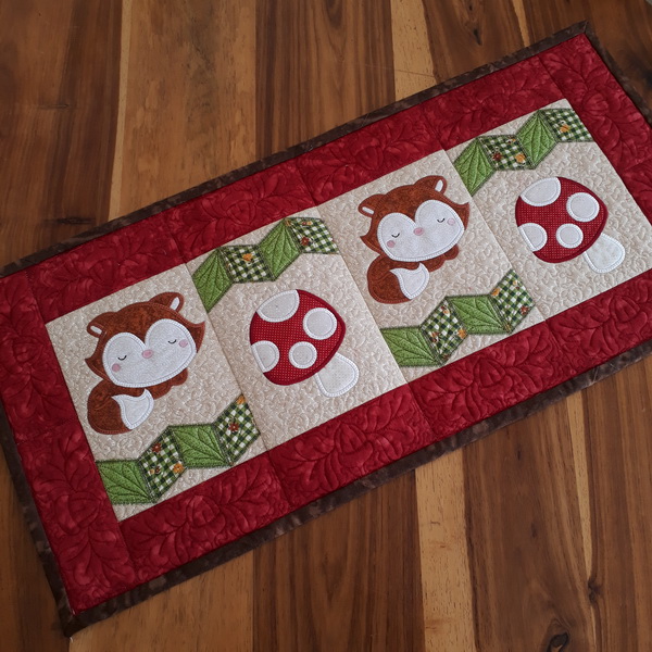 Country Charm Table Runner OregonPatchWorks