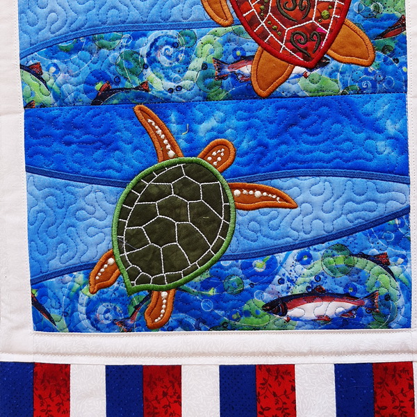 IHQ Turtle Hanger or table runner, machine quilting