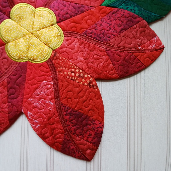 Twisted Log Cabin Poinsettia Table Runner Pattern, Table Runner