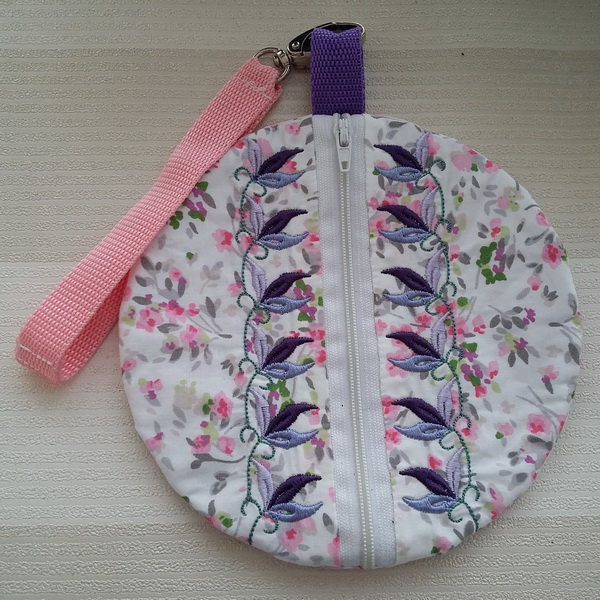 ITH Circular Zipped Purses-8