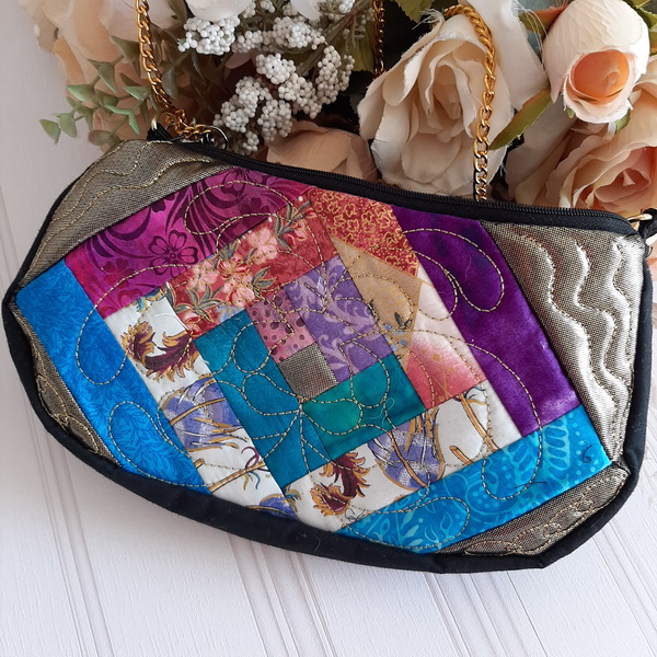 IHQ Log Cabin Clutch-4