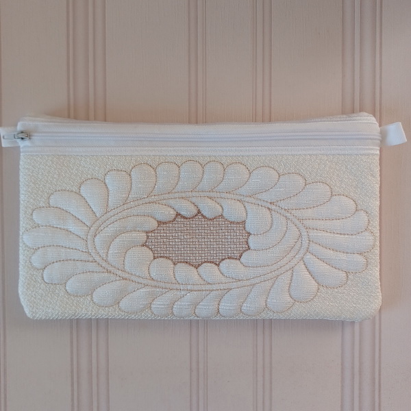Feathers Quilted Zipper Purse-5