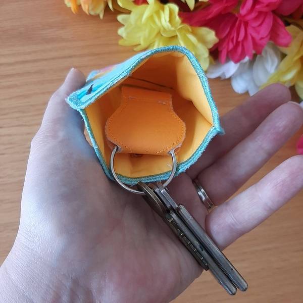 Retractable Key-Holder