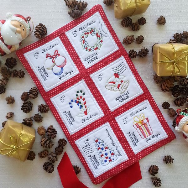 ITH Santa Post Mini Quilt-3