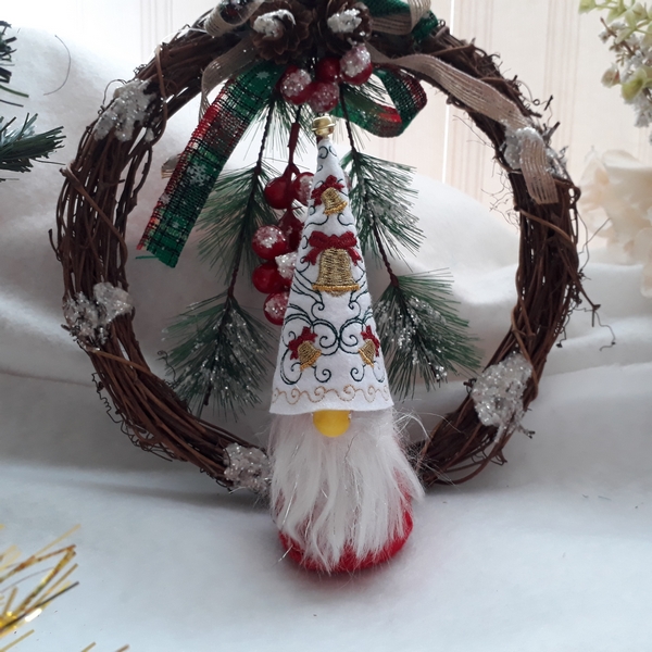 6 Gnomes of Christmas-6