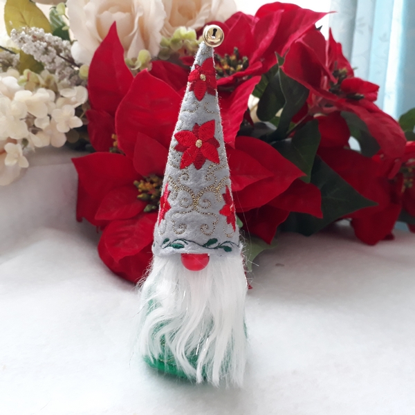 6 Gnomes of Christmas-8