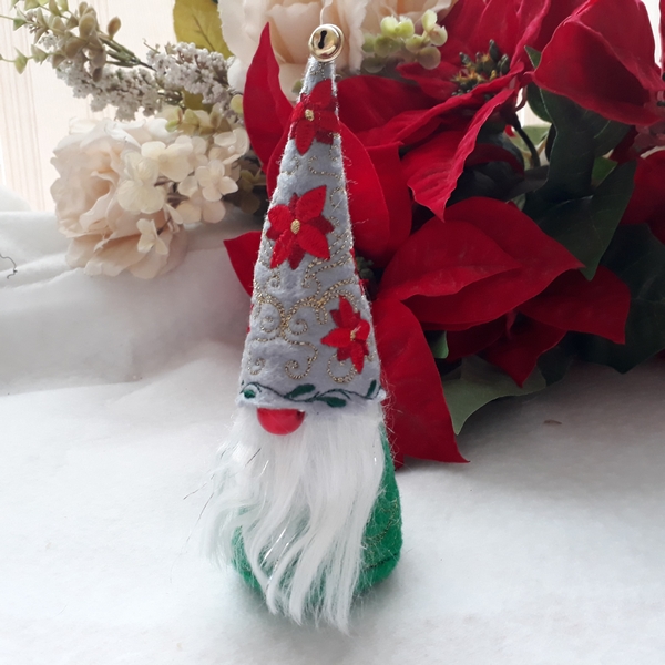 6 Gnomes of Christmas-9