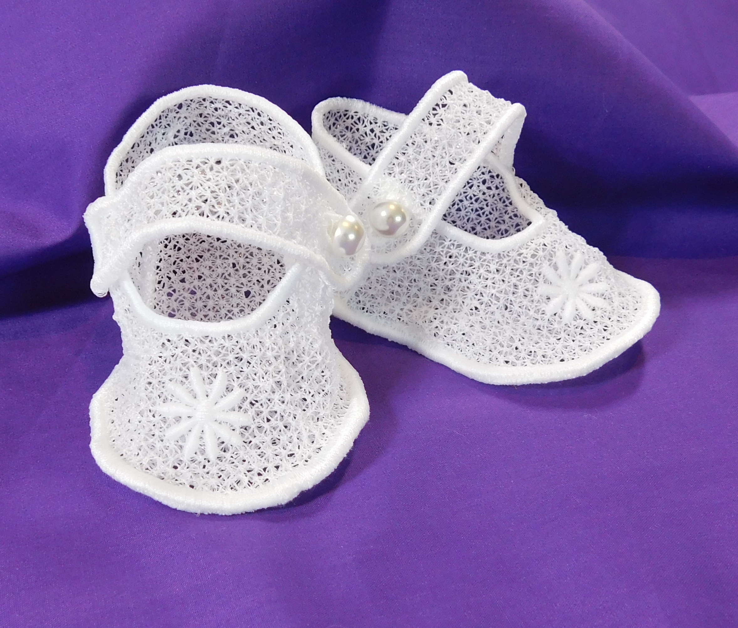 Freestanding Lace Baby Booties-3