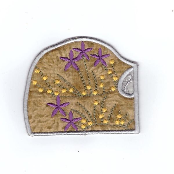 ITH Cuddly Bunny Doily-14