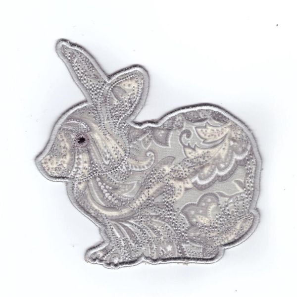 ITH Cuddly Bunny Doily-18