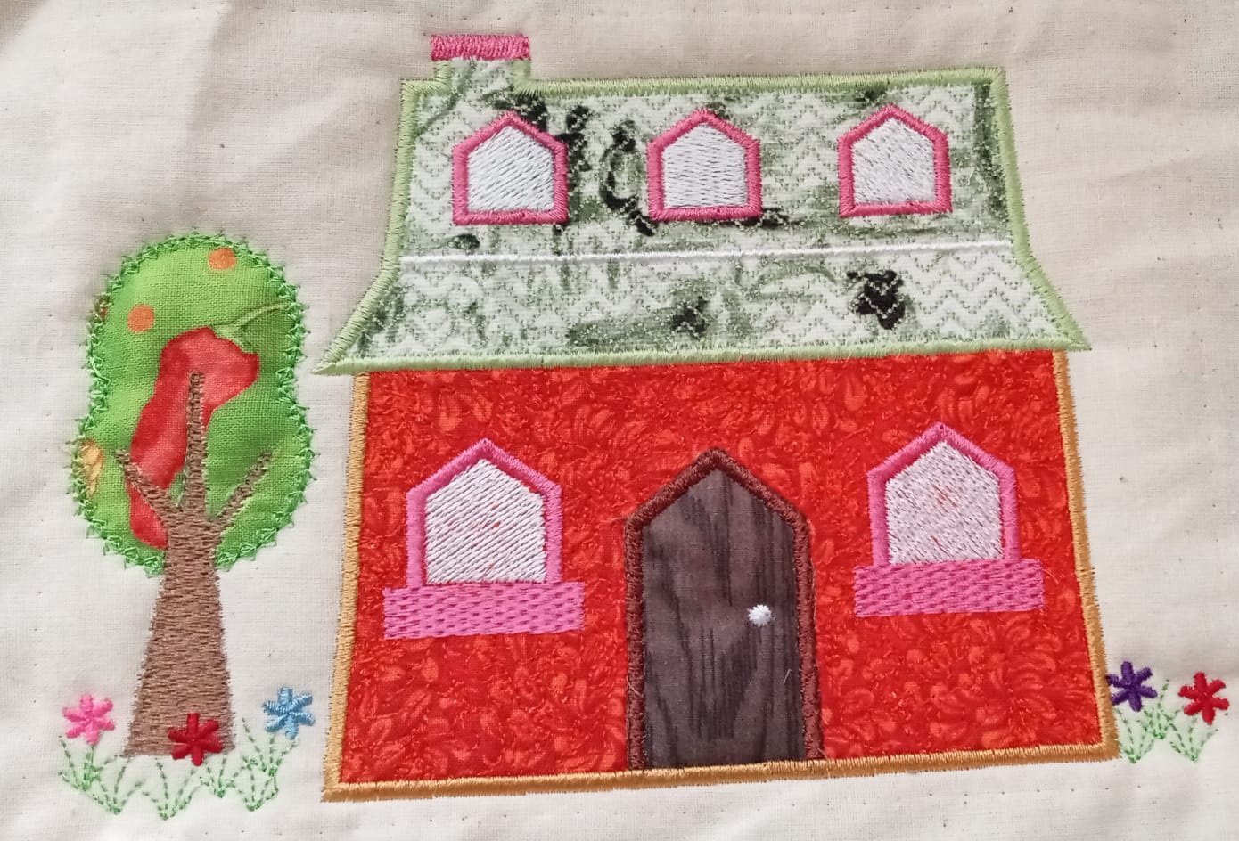 Applique House 4