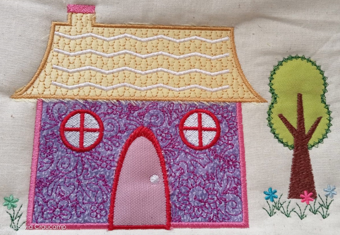 Applique House 7