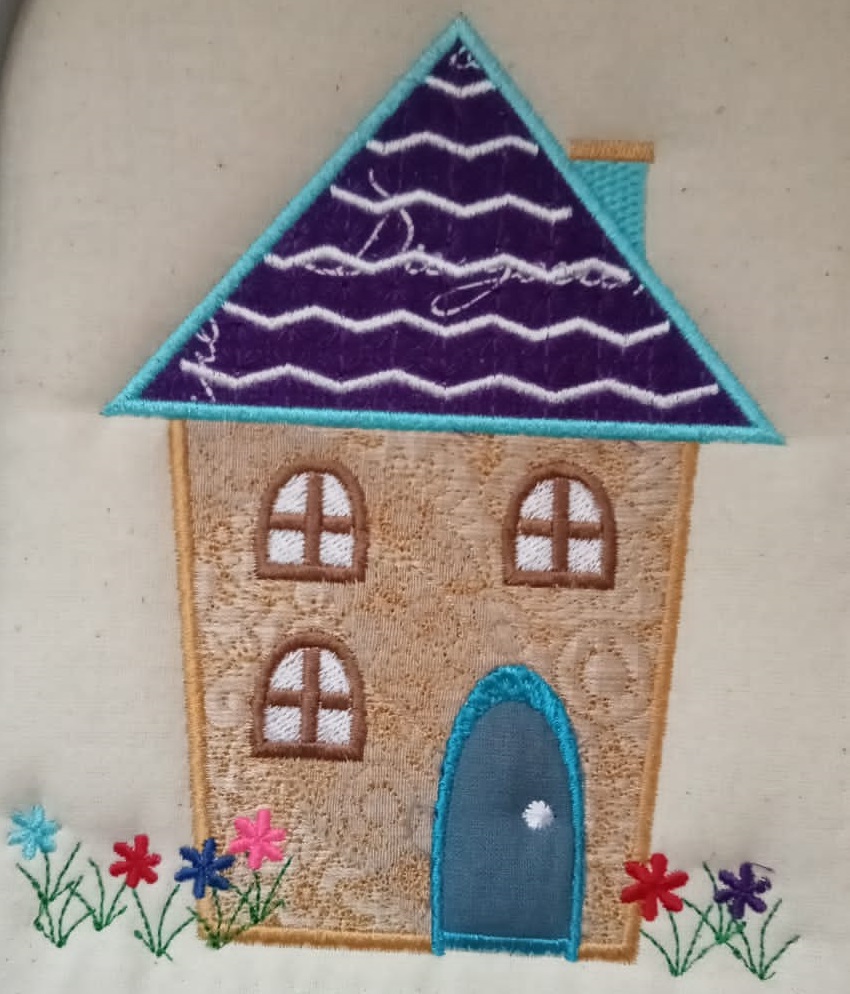 Applique House 9