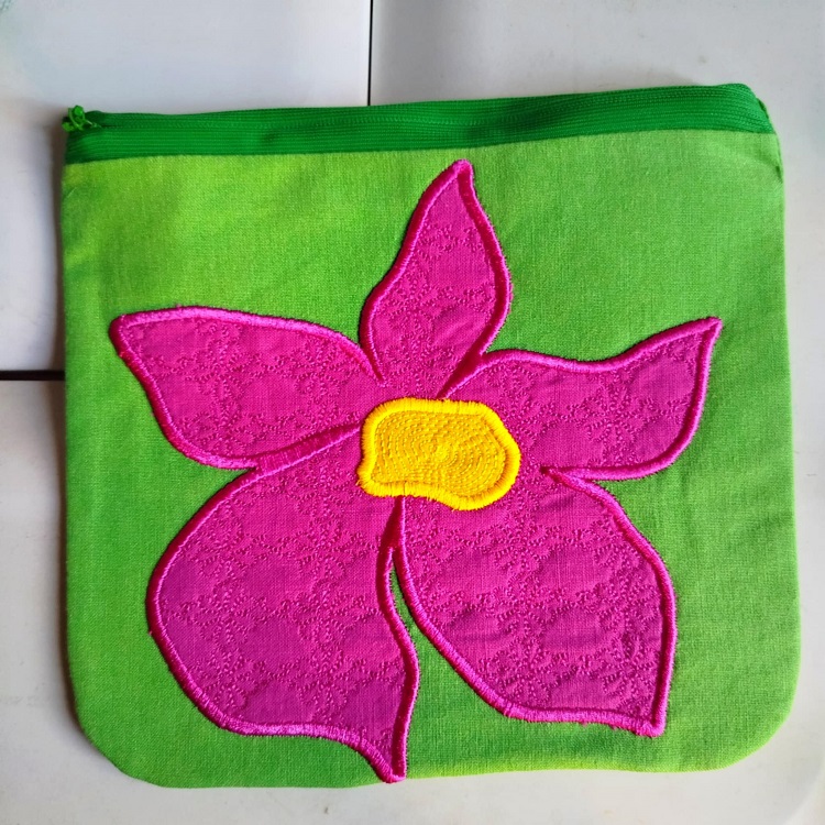 ITH Huge Applique Floral Purse