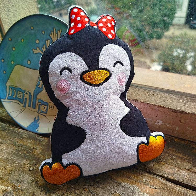 ITH Cute Penguinia