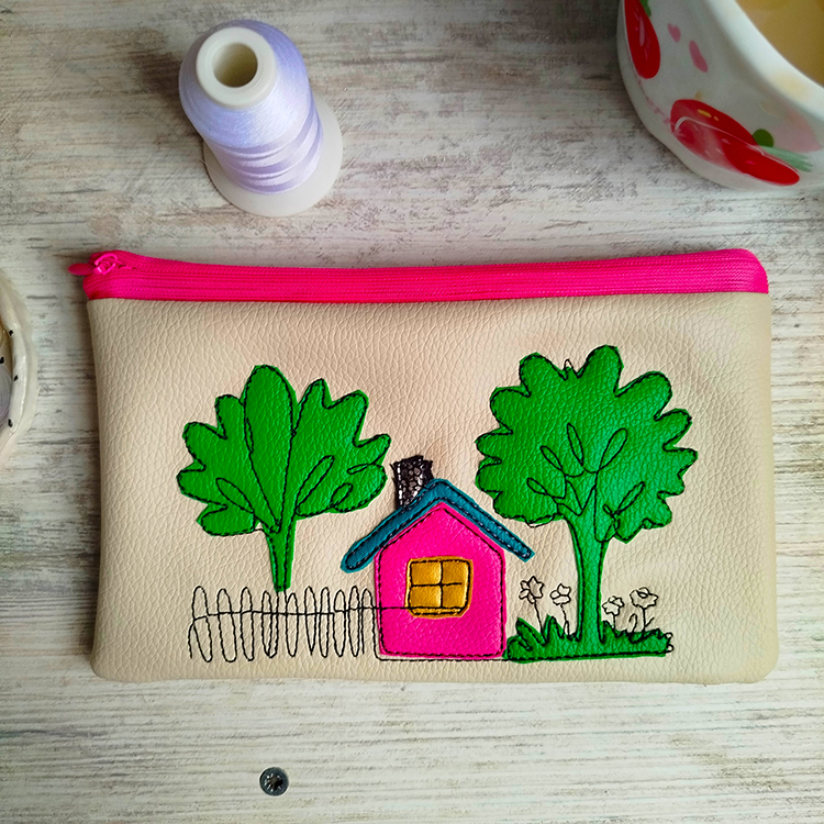 ITH Cozy House Pencil Case