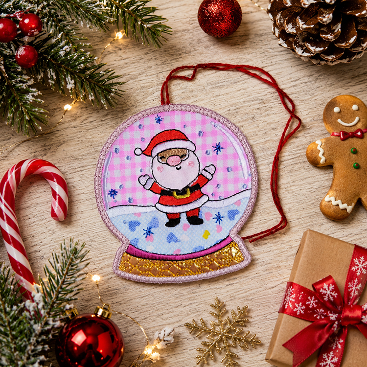 ITH Christmas Globe 2
