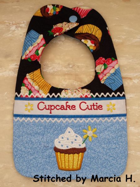 Cupcake Cutie Bibs ITH -6