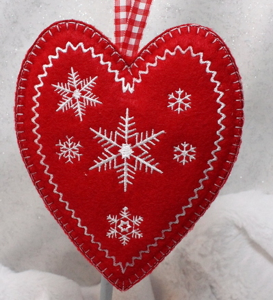 Puffed Christmas Heart Ornaments 5x7-3