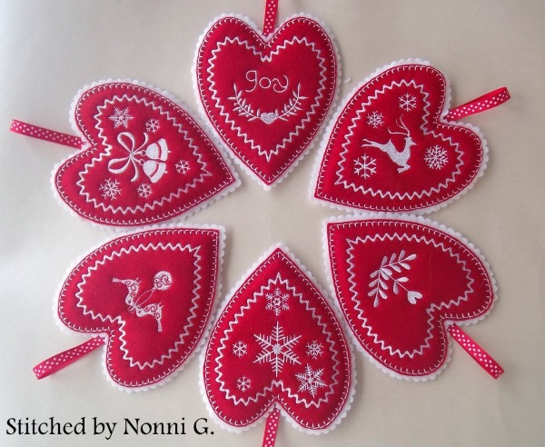 Puffed Christmas Heart Ornaments 5x7-6